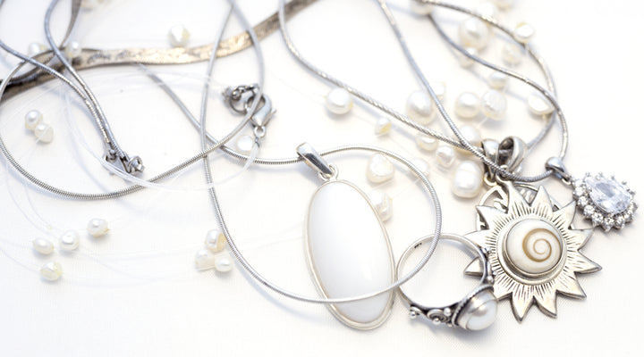 Sterling Silver vs White Gold: How they Differ?