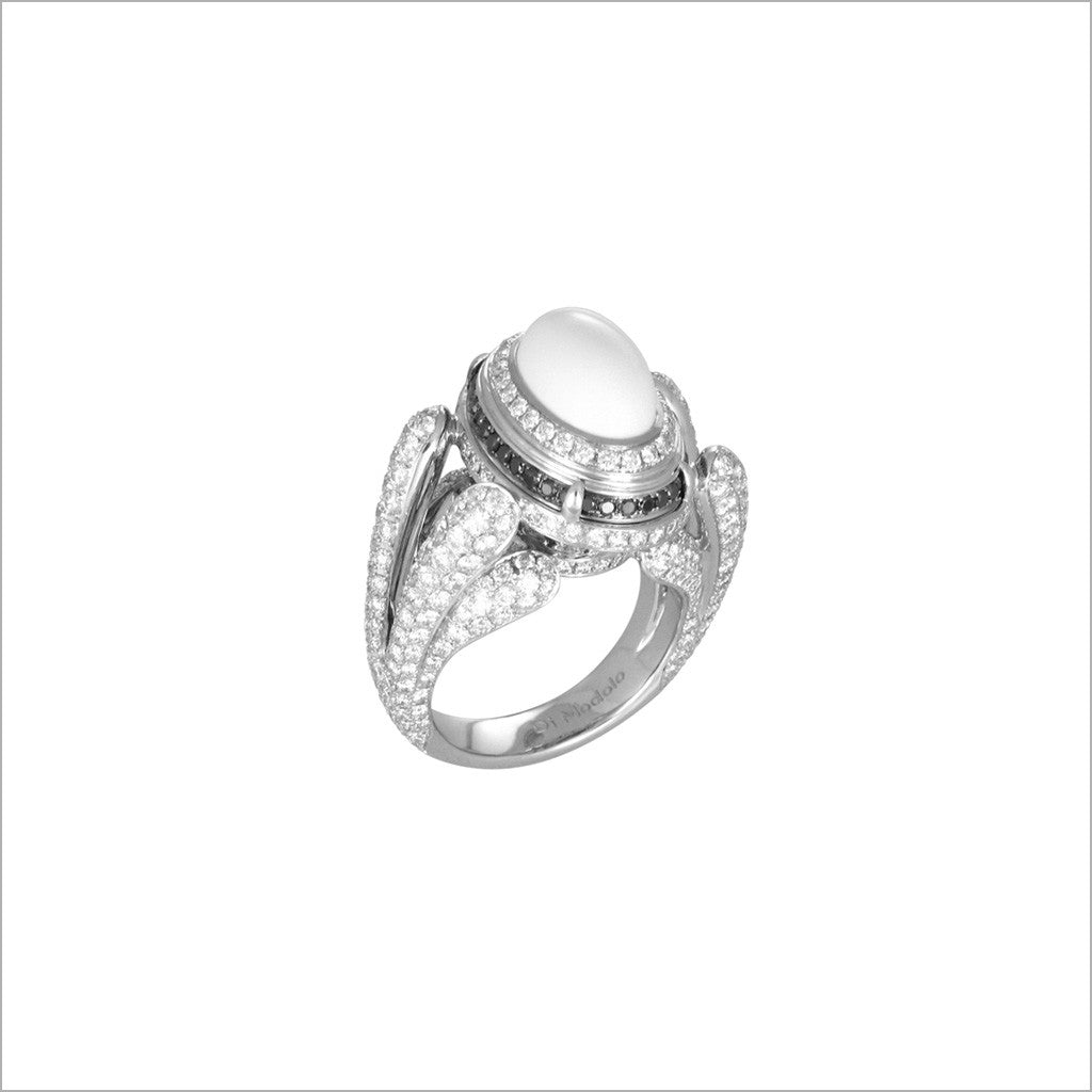 Triadra 18K White Gold & White Agate Ring with Diamonds